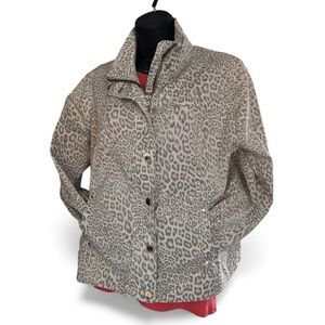 Chico's Animal Print 🐯 Utility Jacket 🧥 w/ Gold Accents inside pocket Size med.